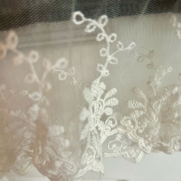 Gray Lace Hem Women's Top - Picture 2 of 4